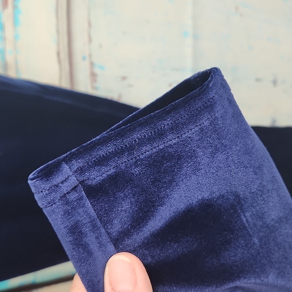Spanx Blue Velvet Leggings - Picture 4 of 8